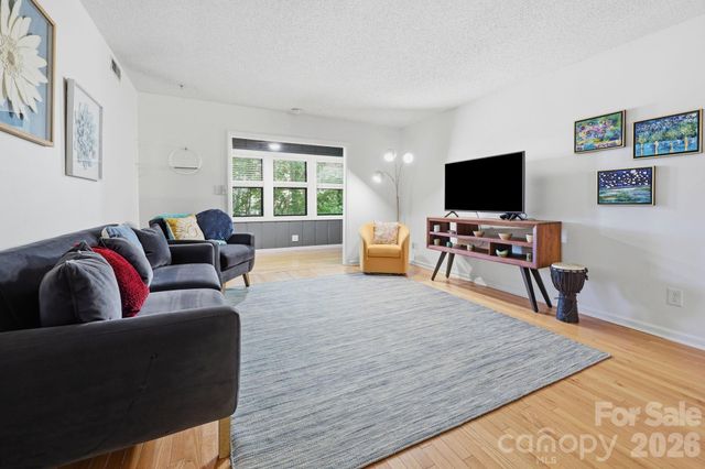 1503 Abbey Circle, Asheville, NC 28805