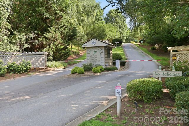 1503 Abbey Circle, Asheville, NC 28805