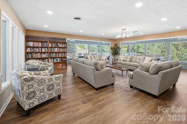 1503 Abbey Circle, Asheville, NC 28805