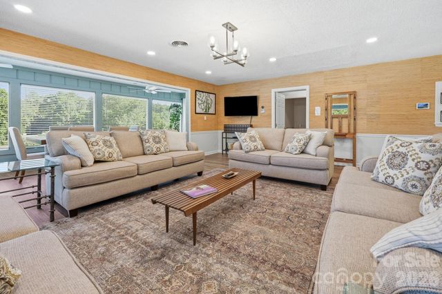 1503 Abbey Circle, Asheville, NC 28805