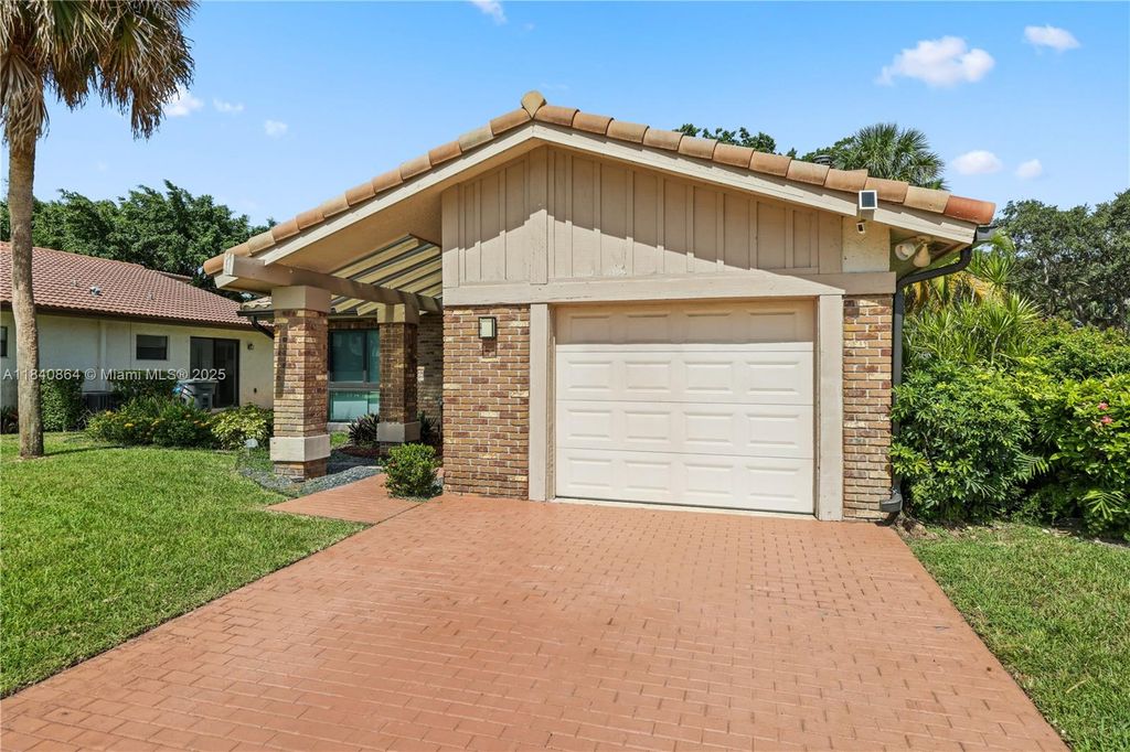 19654 Back Nine Dr, Boca Raton, FL 33498