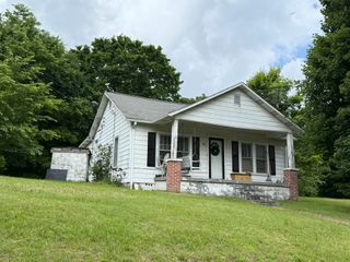 1910 River Rd, Clarksville, TN 37040