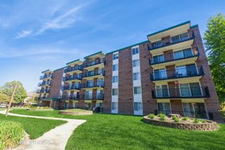 5S040 Pebblewood Lane 406E, Naperville, IL 60563