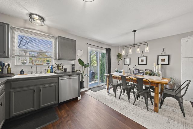 201 Fox Hall Drive, Pataskala, OH 43062