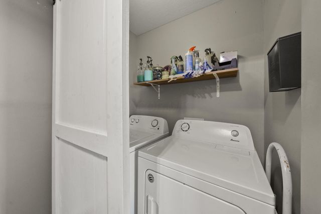 201 Fox Hall Drive, Pataskala, OH 43062