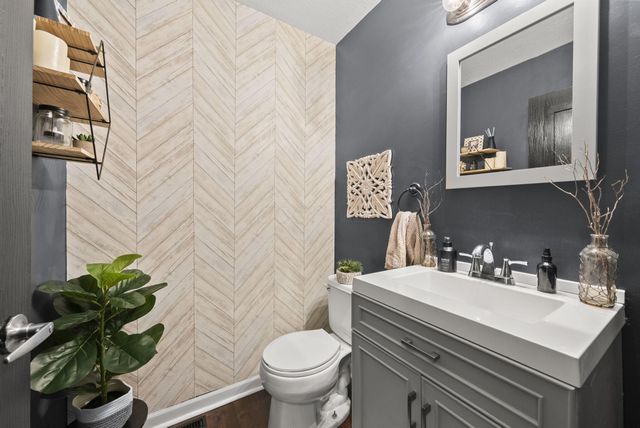 201 Fox Hall Drive, Pataskala, OH 43062