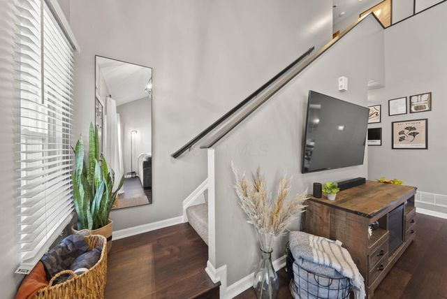 201 Fox Hall Drive, Pataskala, OH 43062