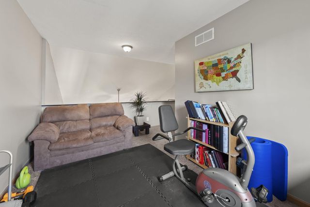 201 Fox Hall Drive, Pataskala, OH 43062