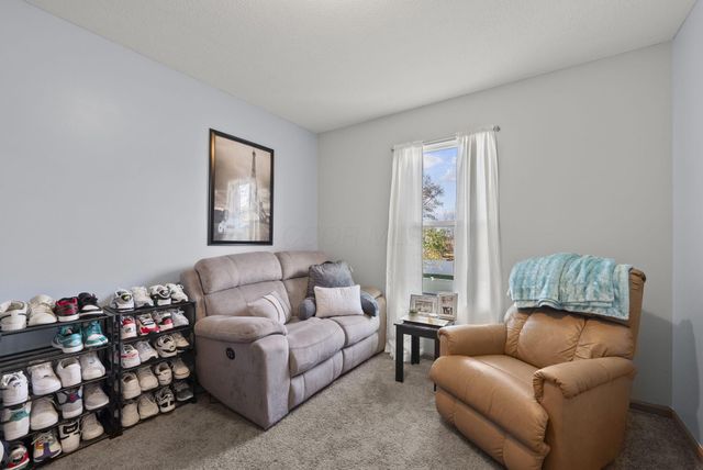 201 Fox Hall Drive, Pataskala, OH 43062