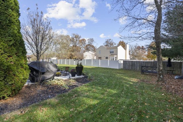 201 Fox Hall Drive, Pataskala, OH 43062