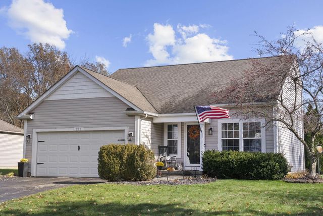 201 Fox Hall Drive, Pataskala, OH 43062
