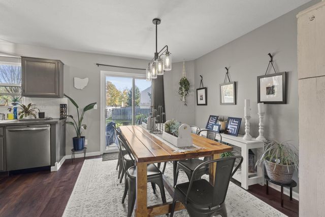 201 Fox Hall Drive, Pataskala, OH 43062