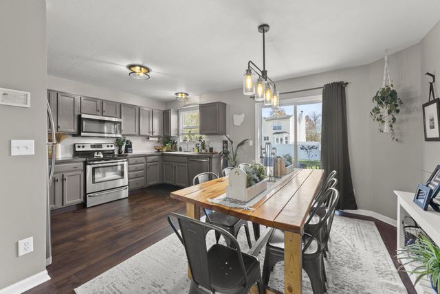 201 Fox Hall Drive, Pataskala, OH 43062