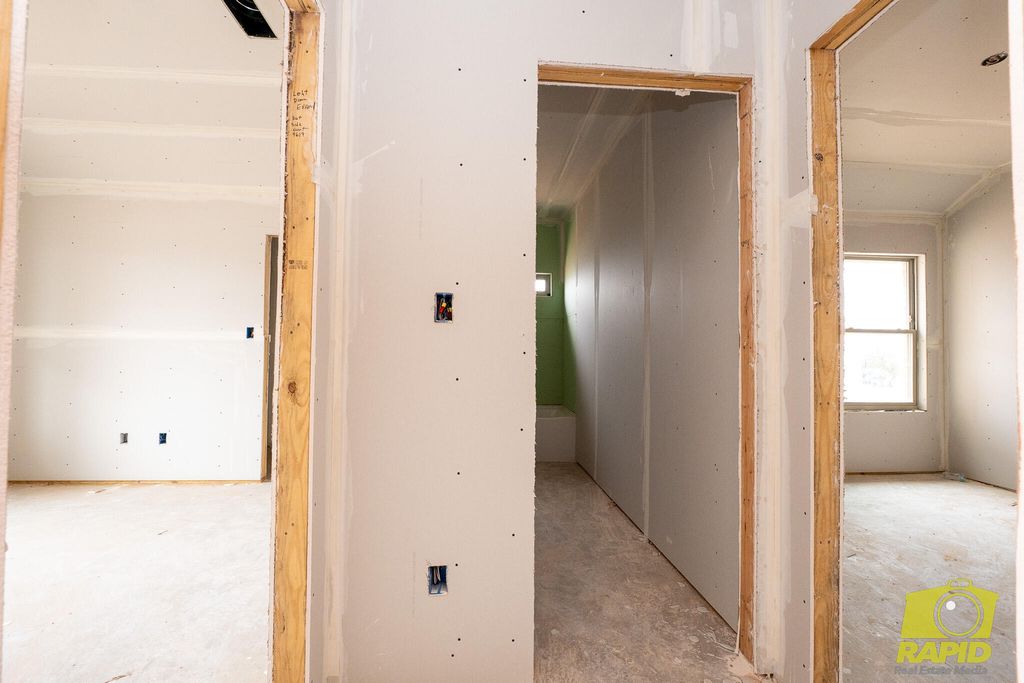 Image 9 of property listing at 9619 Grey Wolf Lane, San Angelo, TX 76901