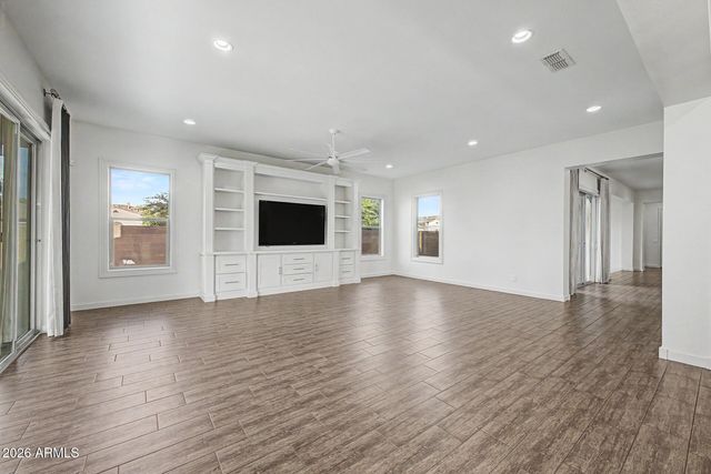 1002 E PARKVIEW Drive, Gilbert, AZ 85295
