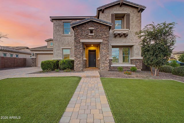 1002 E PARKVIEW Drive, Gilbert, AZ 85295