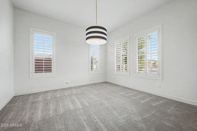 1002 E PARKVIEW Drive, Gilbert, AZ 85295