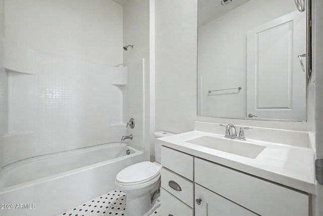 1002 E PARKVIEW Drive, Gilbert, AZ 85295