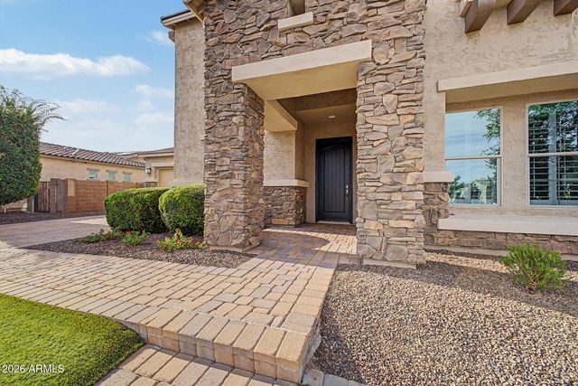 1002 E PARKVIEW Drive, Gilbert, AZ 85295