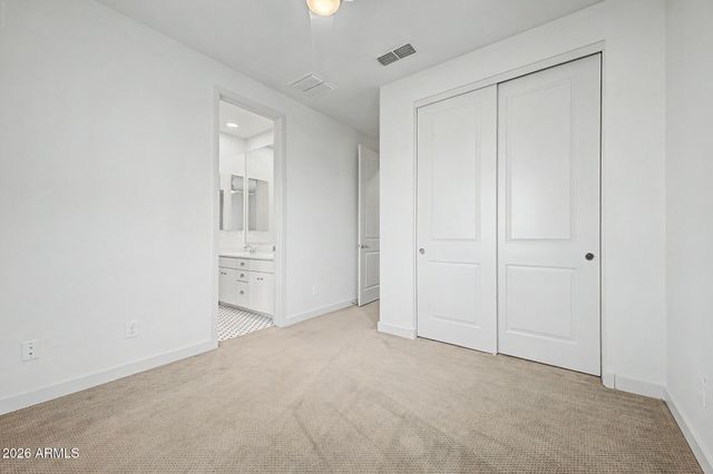 1002 E PARKVIEW Drive, Gilbert, AZ 85295