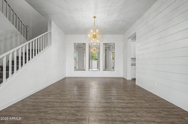 1002 E PARKVIEW Drive, Gilbert, AZ 85295