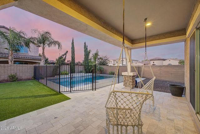 1002 E PARKVIEW Drive, Gilbert, AZ 85295