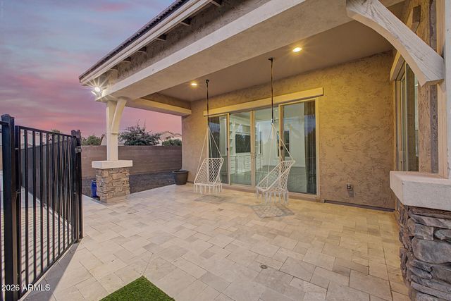 1002 E PARKVIEW Drive, Gilbert, AZ 85295