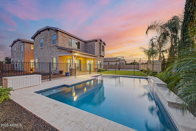 1002 E PARKVIEW Drive, Gilbert, AZ 85295