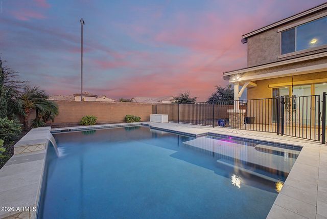 1002 E PARKVIEW Drive, Gilbert, AZ 85295
