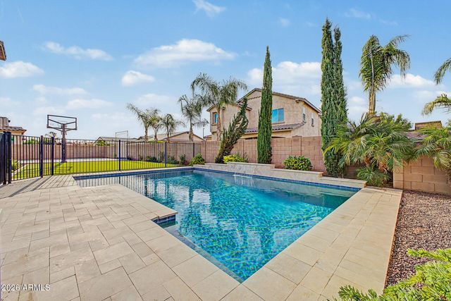 1002 E PARKVIEW Drive, Gilbert, AZ 85295