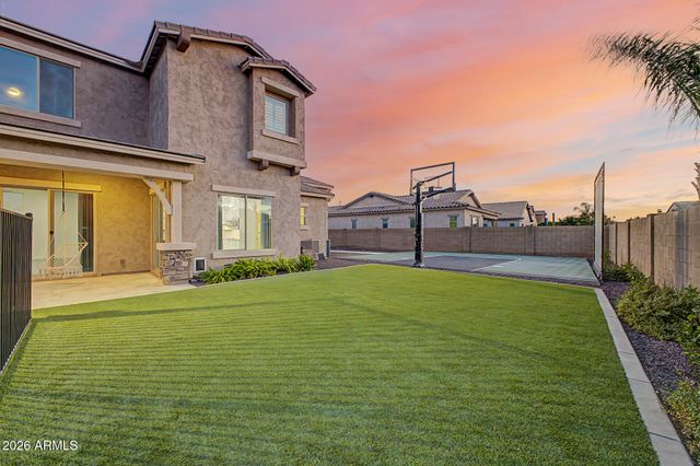 1002 E PARKVIEW Drive, Gilbert, AZ 85295