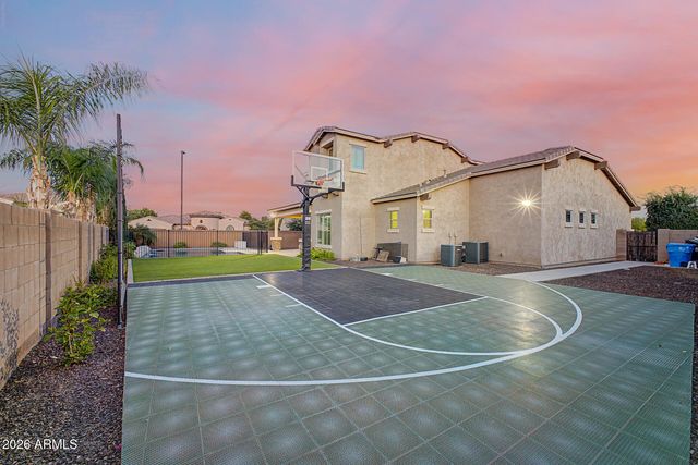 1002 E PARKVIEW Drive, Gilbert, AZ 85295