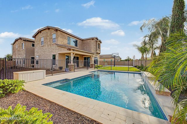 1002 E PARKVIEW Drive, Gilbert, AZ 85295