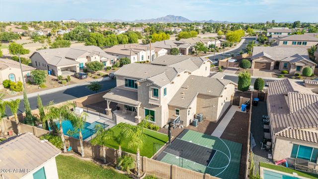 1002 E PARKVIEW Drive, Gilbert, AZ 85295