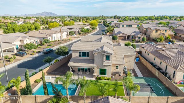 1002 E PARKVIEW Drive, Gilbert, AZ 85295