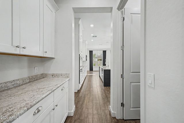 1002 E PARKVIEW Drive, Gilbert, AZ 85295