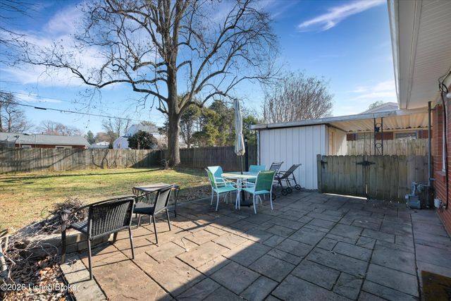 2815 Rockhaven Ave, Louisville, KY 40220