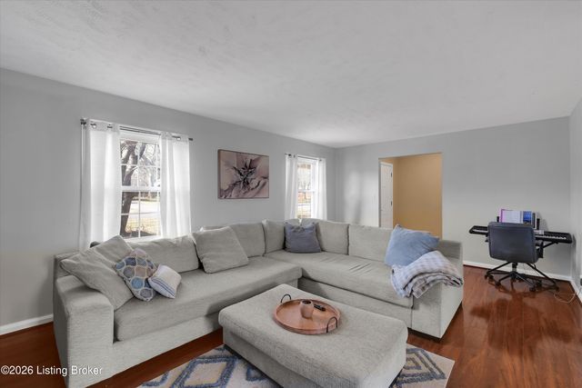 2815 Rockhaven Ave, Louisville, KY 40220