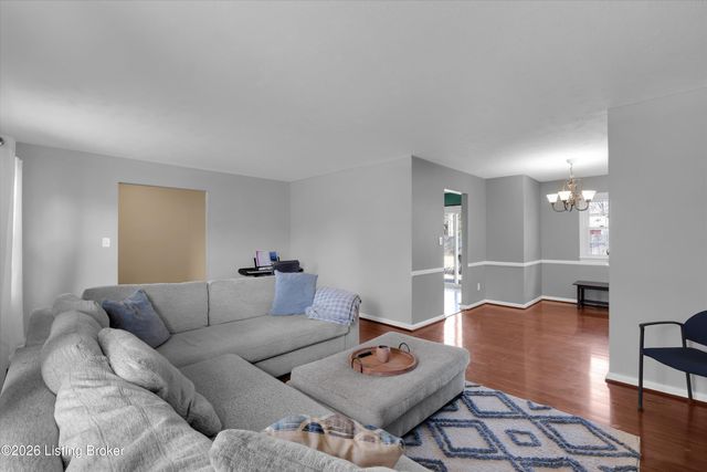 2815 Rockhaven Ave, Louisville, KY 40220