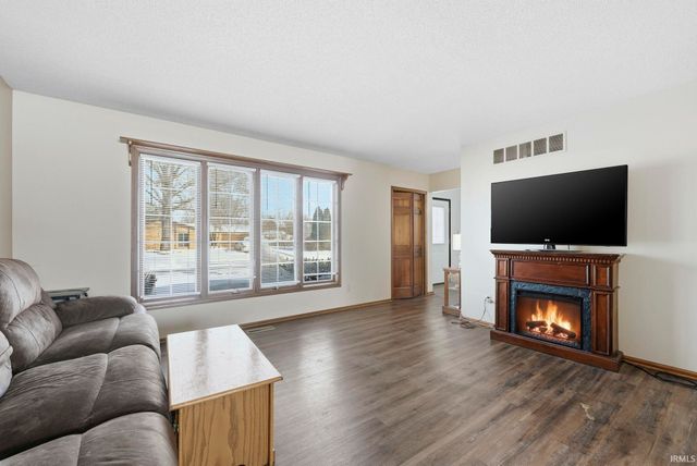 3303 Walden Run, Fort Wayne, IN 46815