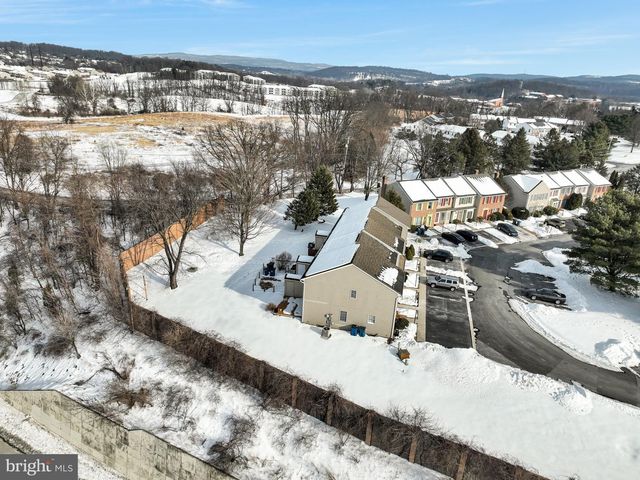 626 PARK RIDGE DR, Mechanicsburg, PA 17055