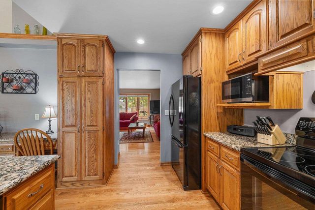 1809 SADDLEBROOK LANE, De Pere, WI 54115