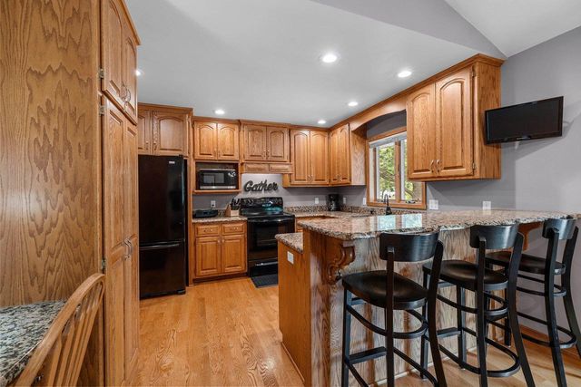 1809 SADDLEBROOK LANE, De Pere, WI 54115