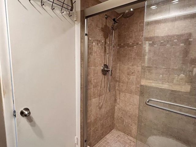 5095 BAY STREET NE 111, St Petersburg, FL 33703