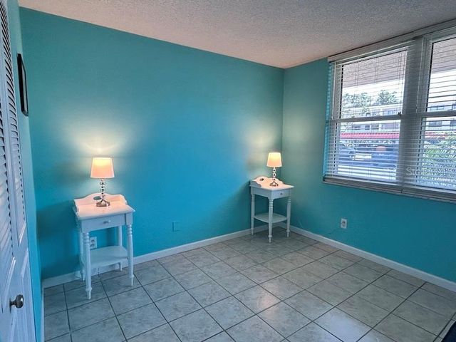 5095 BAY STREET NE 111, St Petersburg, FL 33703