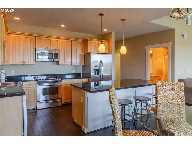 1000 N HOLLADAY Dr 408, Seaside, OR 97138