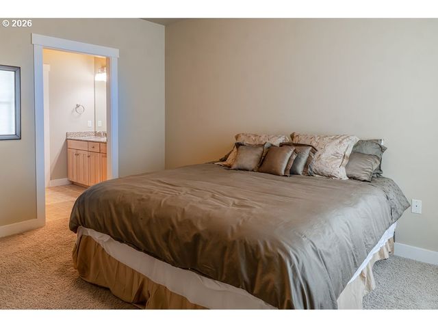1000 N HOLLADAY Dr 408, Seaside, OR 97138