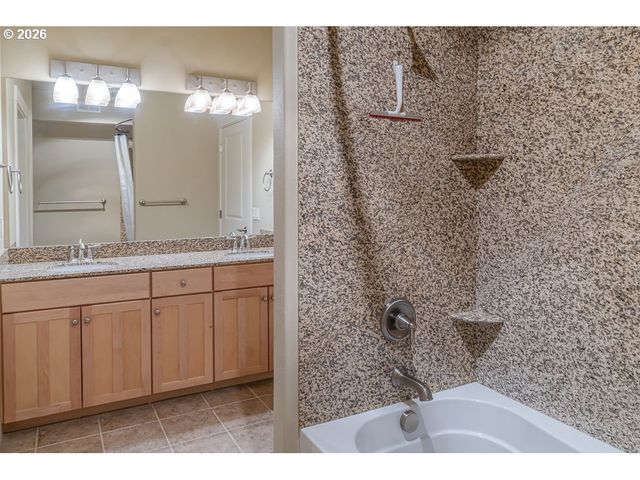 1000 N HOLLADAY Dr 408, Seaside, OR 97138