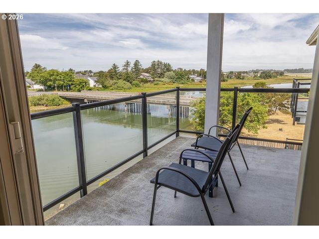 1000 N HOLLADAY Dr 408, Seaside, OR 97138