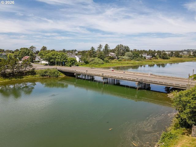 1000 N HOLLADAY Dr 408, Seaside, OR 97138